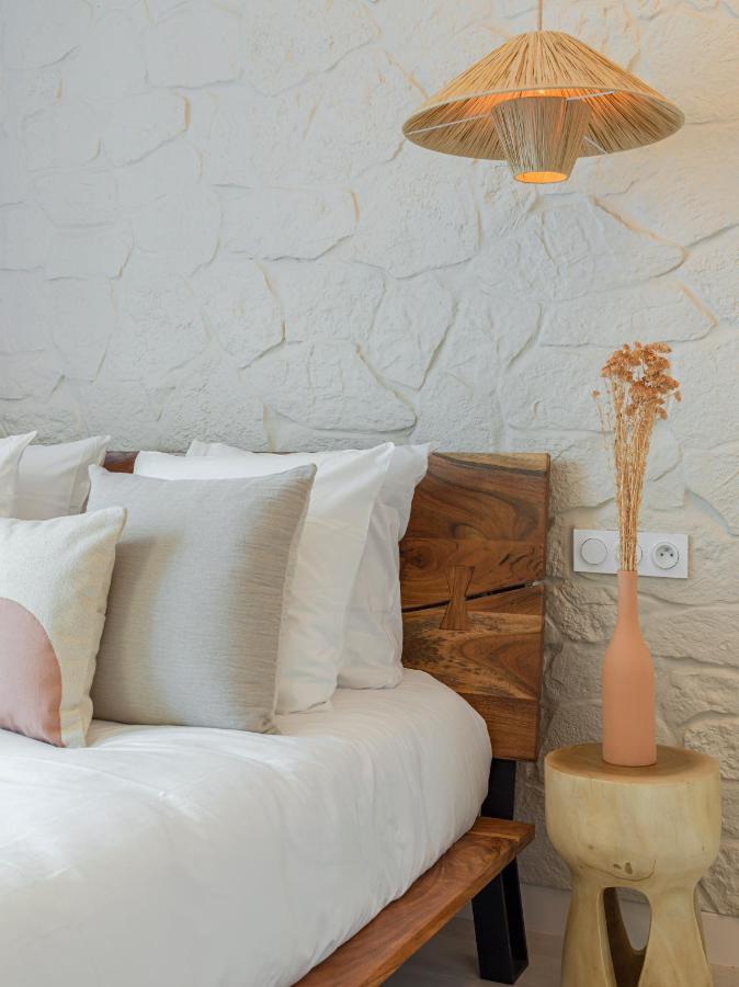 Apartment Pink & Wood Cocoon